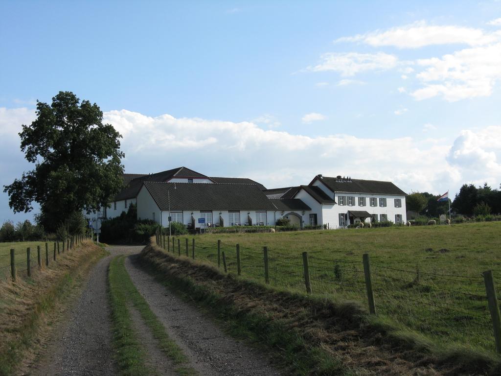 Hotel Gerardushoeve Heijenrath Extérieur photo